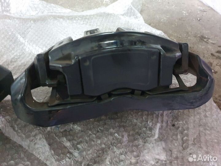 Суппорты передние bmw e60 m5 2шт