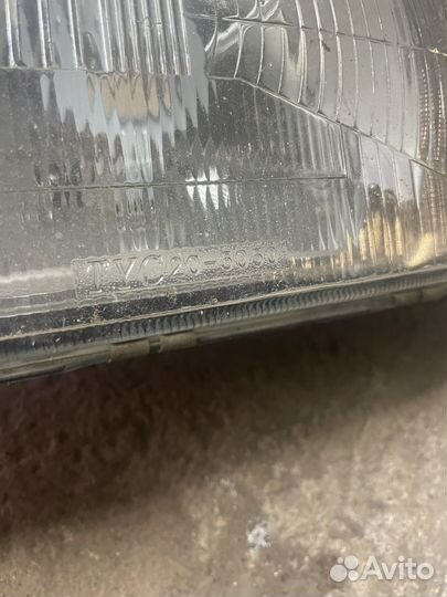 Фара левая VW Passat B3