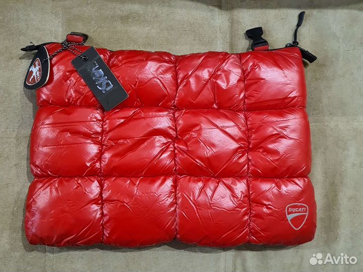 Сумка для ноутбука с витрины