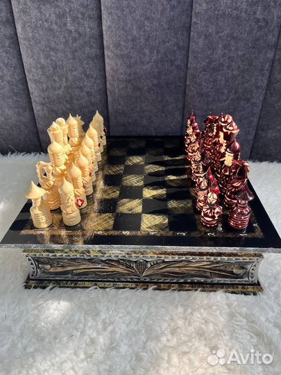 Шахматы резные ручной работы 