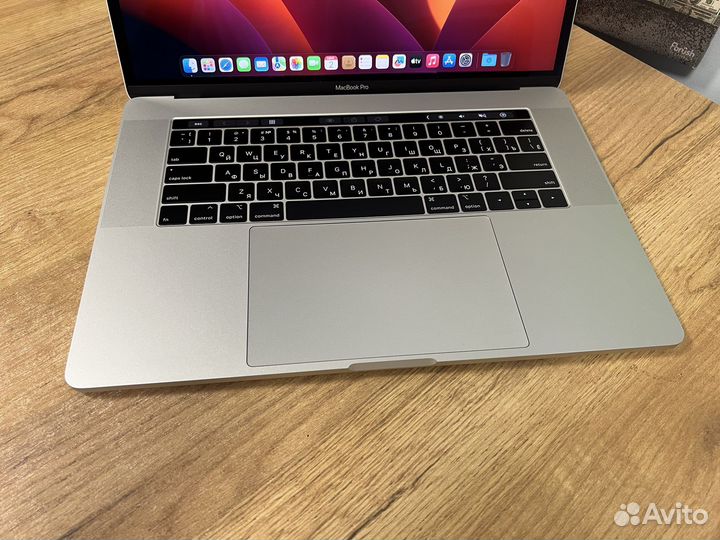 MacBook Pro 15 2019 i9 (512 gb SSD) Silver