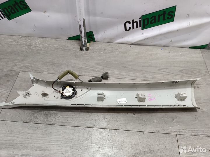 Правая обивка стойки для Volkswagen Jetta 6