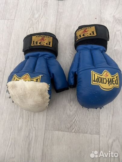 Перчатки для единоборств