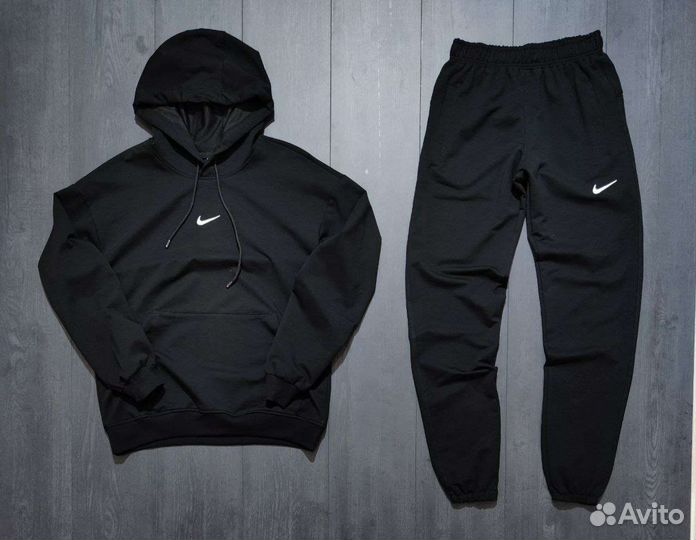 Спортивный костюм мужской Nike