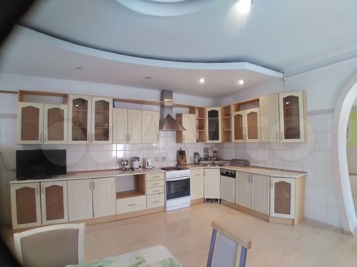 4-к. квартира, 223 м², 3/3 эт.