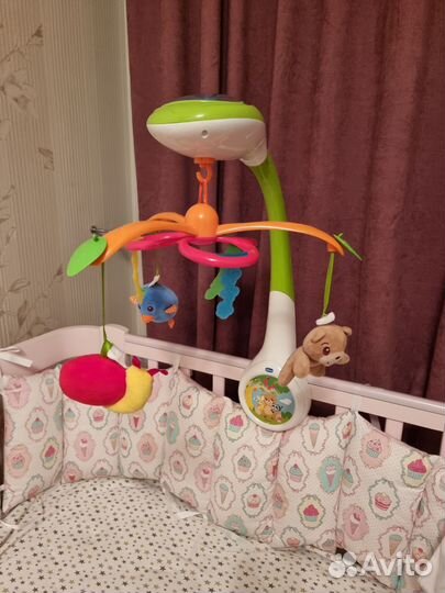 Мобильв кроватку chicco