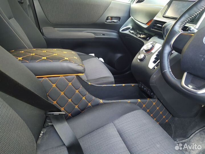 Подлокотник Toyota Sienta 2016+