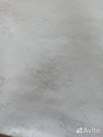 Ткань белая с выработкой