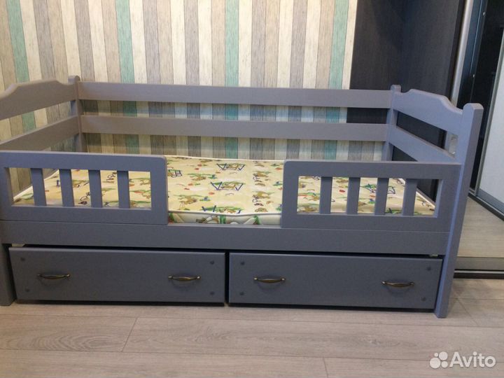 Кровать из массива сосны