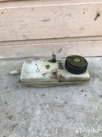 Бачок тормозной жидкости Peugeot 308 463588