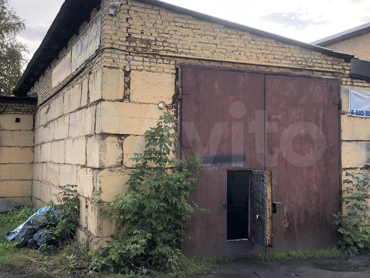 Гараж, > 30 м²