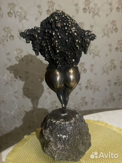 Статуэтка бронза
