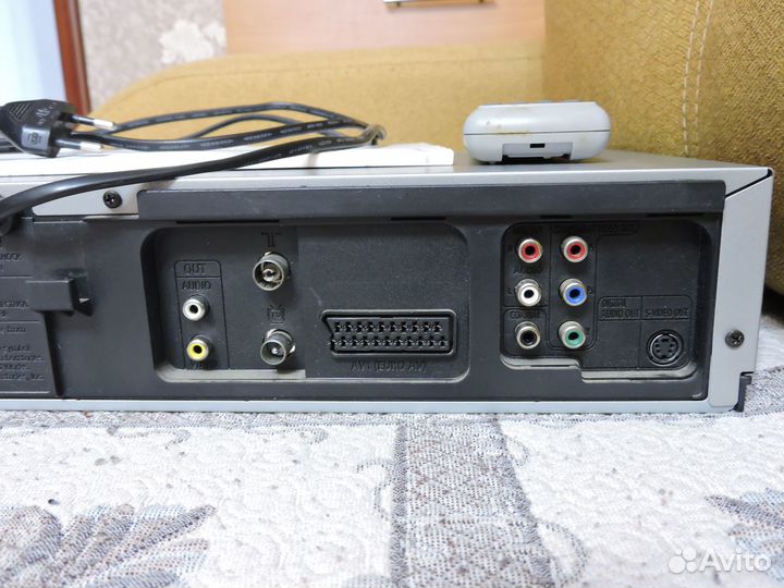 VHS DVD Плеер Samsung и Видеомагнитофон Philips