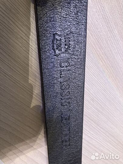 Мужской кожаный ремень черный