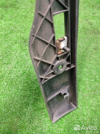 Площадка номерного знака Lexus GS300 (S160) 2001