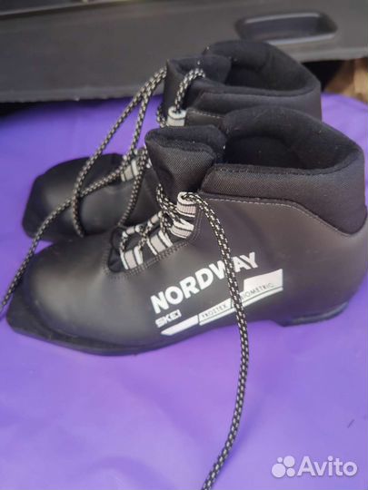 Лыжные ботинки