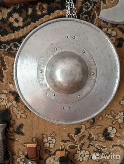 Щит - умбон.турнирный