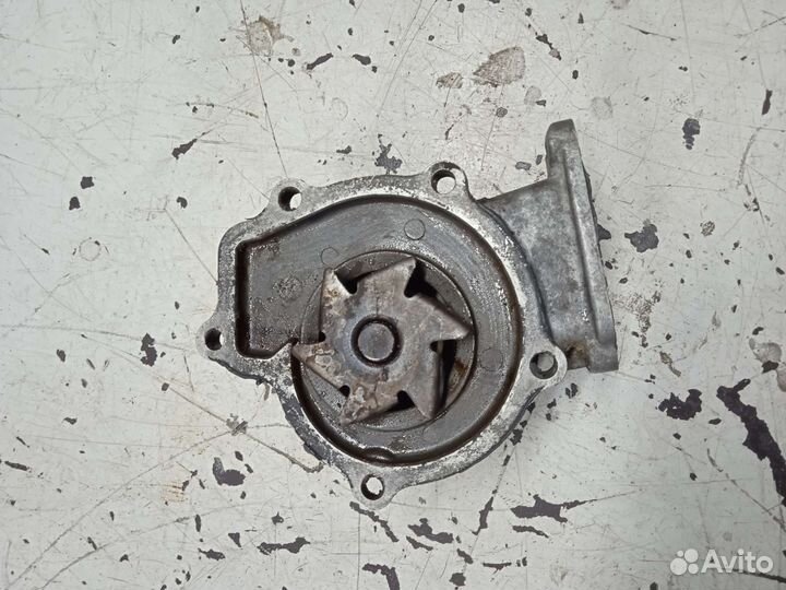 Помпа водяной насос Nissan Sunny Ниссан Санни