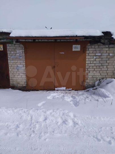 Гараж, > 30 м²