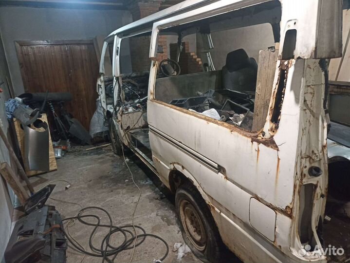 Запчасти на toyota hiace