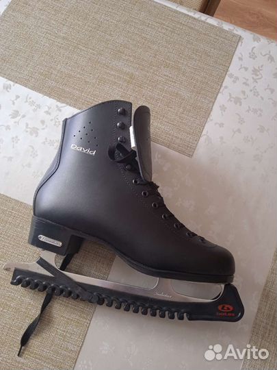 Коньки фигурные ботас