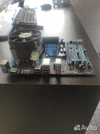 Материнская плата LGA775 с процессором