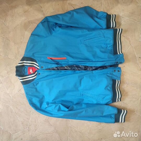 Куртка бомбер