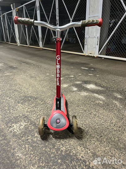 Globber Elite Prime Самокат трехколесный