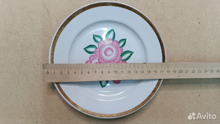 Комплект фарфоровых тарелок СССР