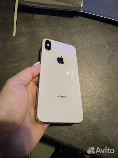 iPhone X, 64 ГБ