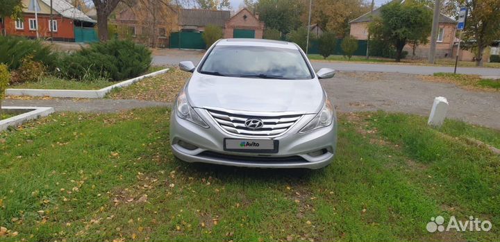 Hyundai Sonata, 2011