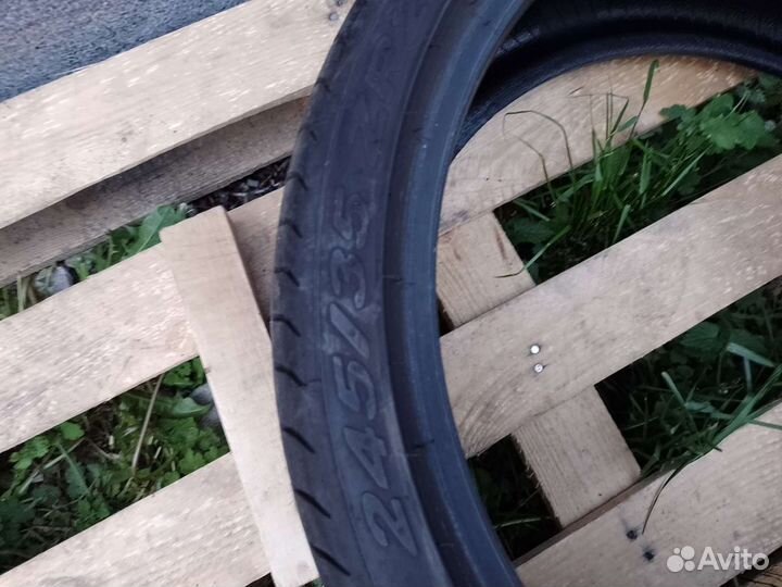 Pirelli P Zero 245/35 R20