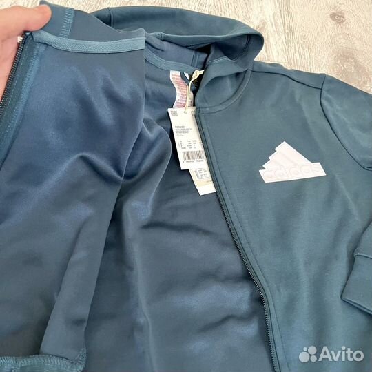 Adidas костюм новый