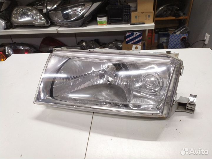 Фара левая skoda Octavia Tour