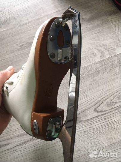 Коньки профессиональные