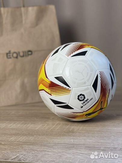 Футбольный мяч