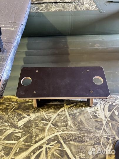 Подставка стойка для эхолота с отсеками для удочек