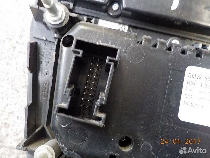 Панель управления радиоприемником и кондиционером