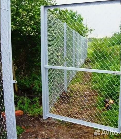 Металлическая калитка