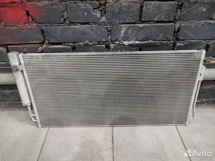 Радиатор кондиционера передний Mitsubishi