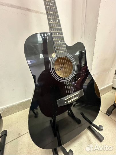 Акустическая гитара
