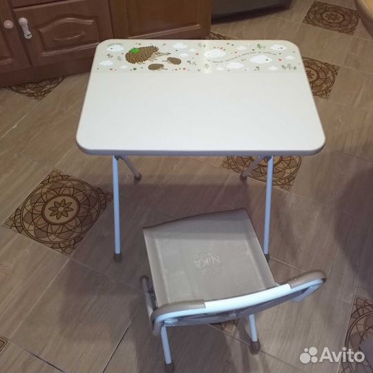 Детский стол и стул
