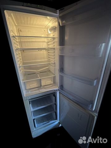 Холодильник бу Indesit 2метра