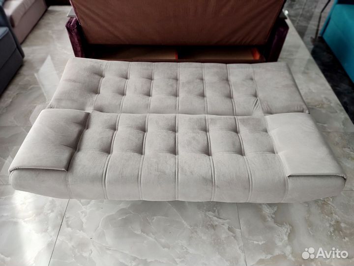 Диван на металлокаркасе Кантри