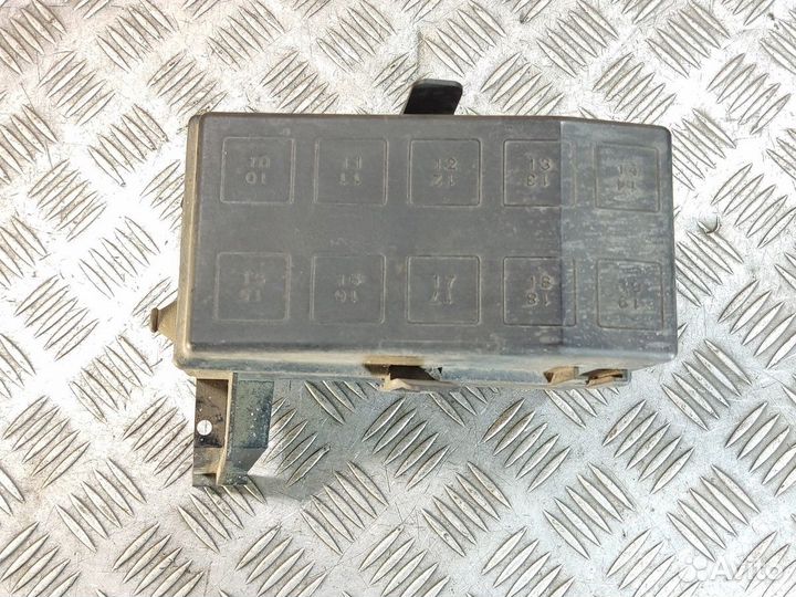 Корпус блока предохранителей Opel Vectra B