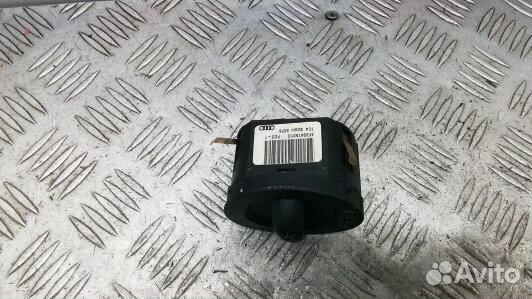 Переключатель света audi Q7 (UAD01WU01)