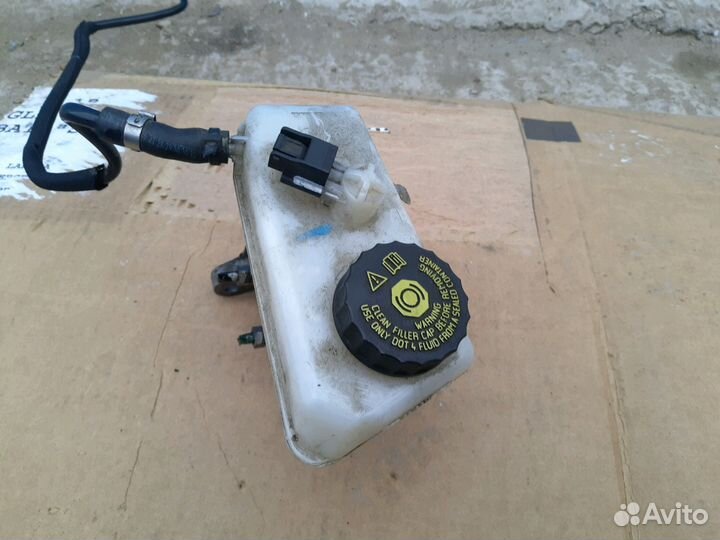 Главный тормозной цилиндр Renault Laguna 3