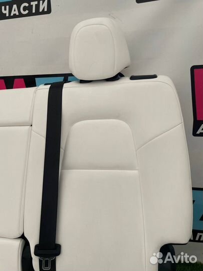 Комплект сидений (салон) Tesla Model Y 2022