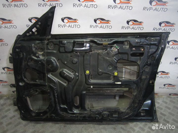 Дверь передняя правая Nissan Laurel C35 1997-2002