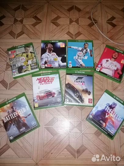 Xbox One 9 игр и 2 джойстика